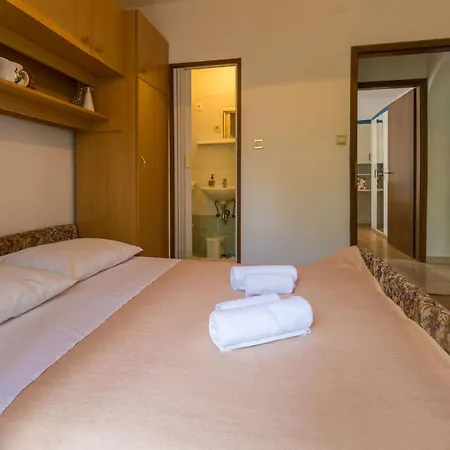 Dorijan I Karlo Apartament Selce