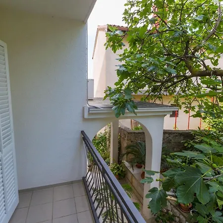 Apartament Dorijan I Karlo *