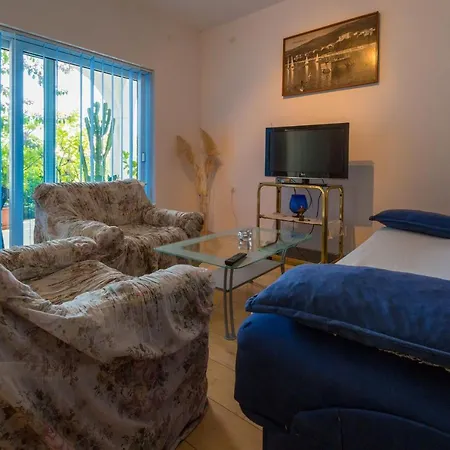 Dorijan I Karlo Apartman Selce