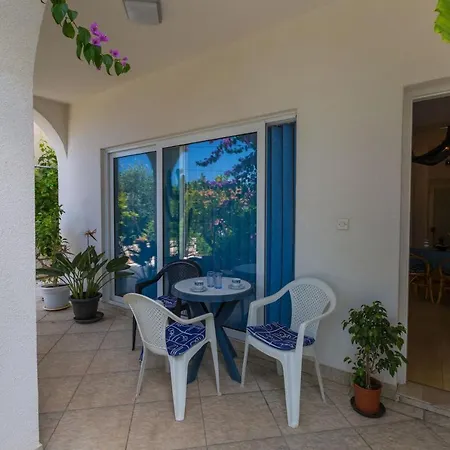 Apartman Dorijan I Karlo
